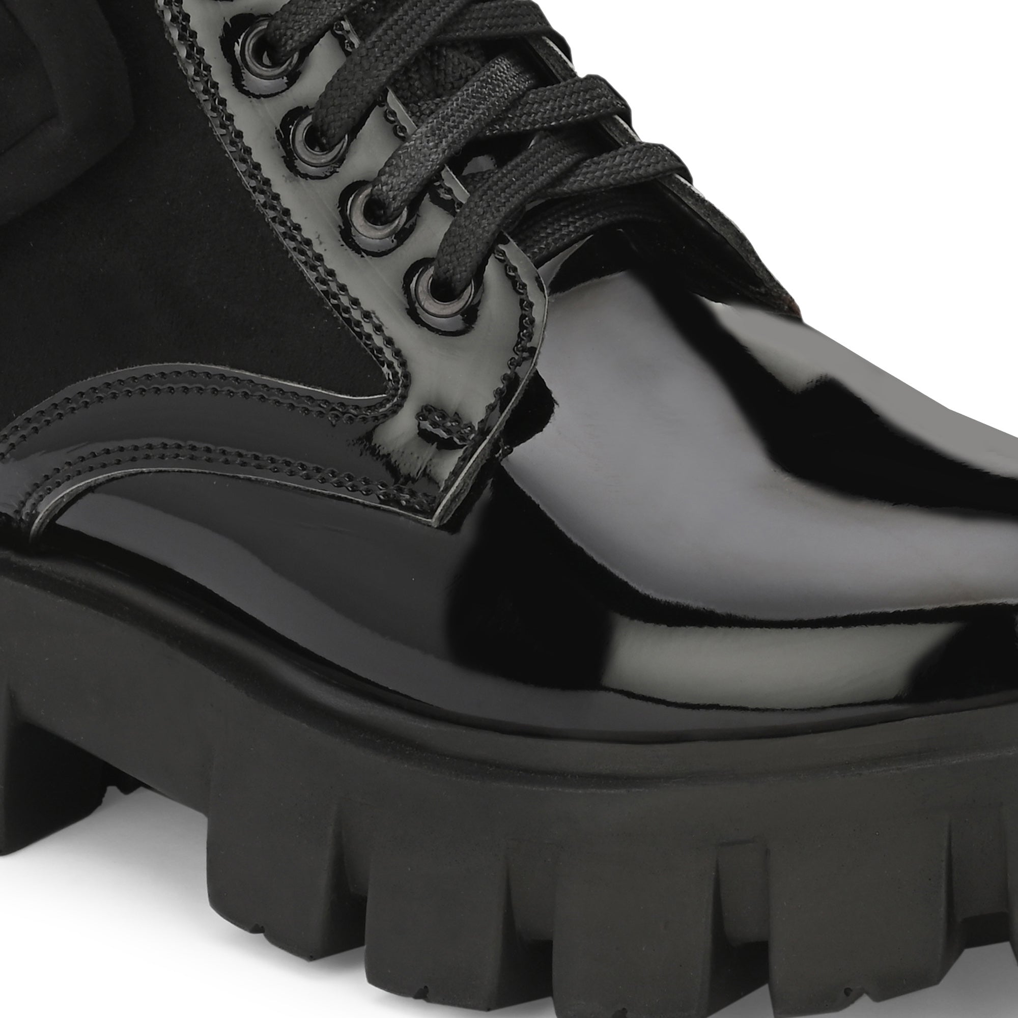 Buy Alexander McQueen Black Velvet Oversized Sneakers - 1000 Black At 30%  Off | Editorialist